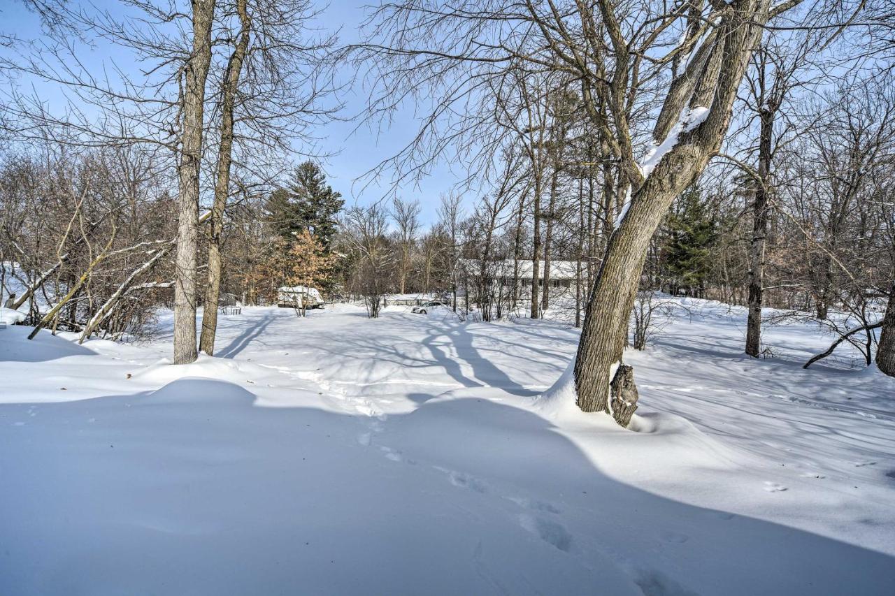 Family Home - Walk To Town And Balsam Lake! Exterior photo